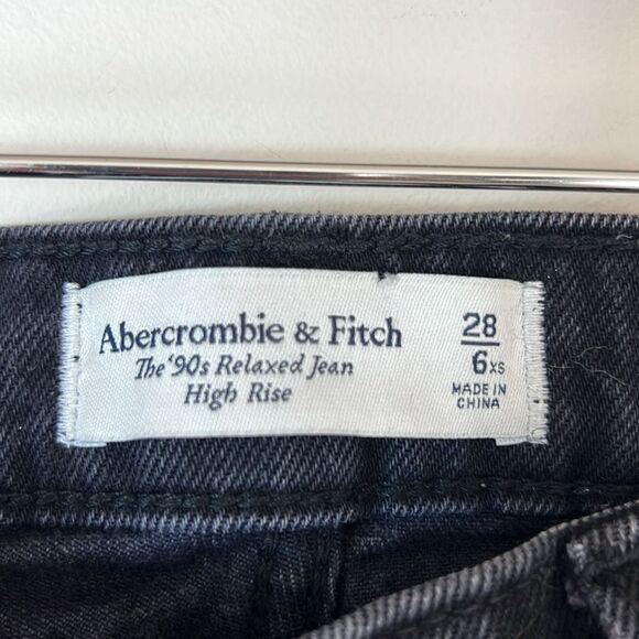 Abercrombie & Fitch 90s Relaxed Jeans Straight Distressed Baggy Size 28 Short - Picture 6 of 12